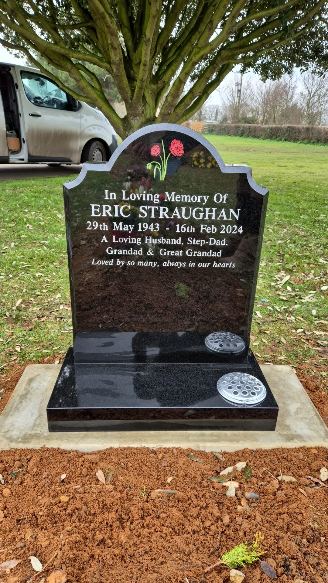 Oval top with ogee shoulders memorial with optional baby and moon design