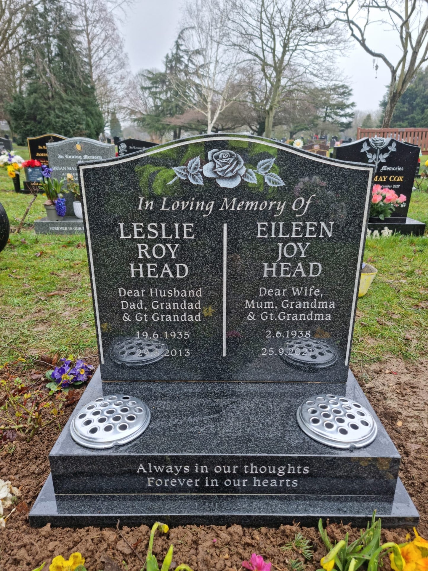 Ogee shaped memorial with optional star design
