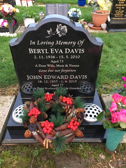 Ogee shaped memorial with shoulders and matching curved base
