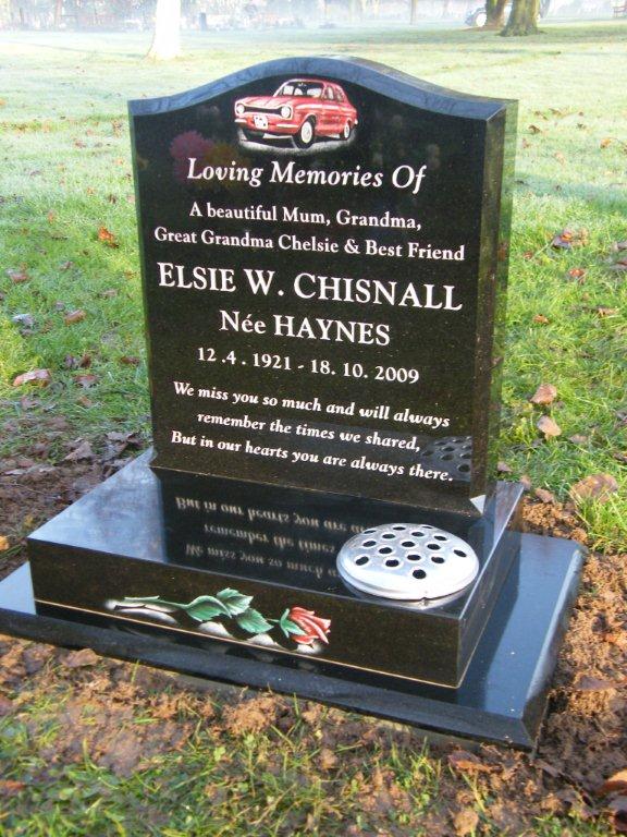 Ogee shaped memorial with optional pin line design