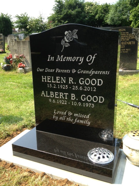 Ogee shaped memorial with optional star design