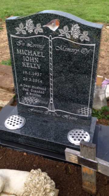 Ogee shaped memorial with optional star design