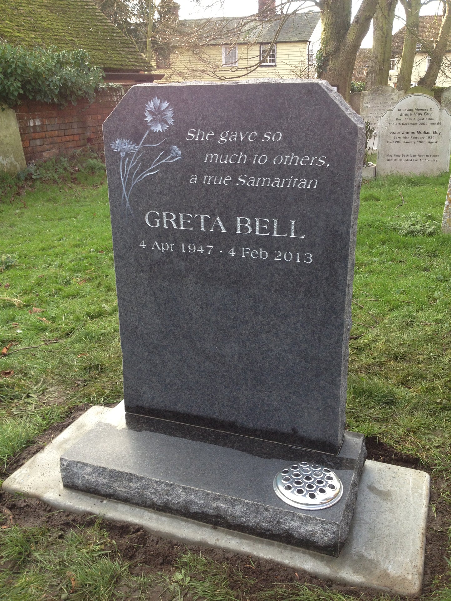 Square top memorial with optional pin line and cross
