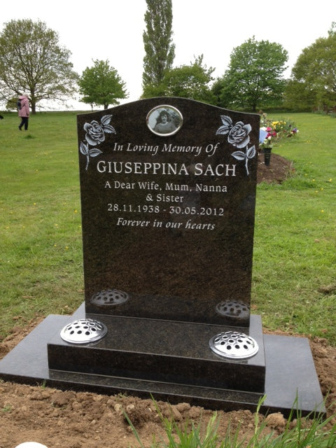 Ogee shaped memorial with optional pin line design