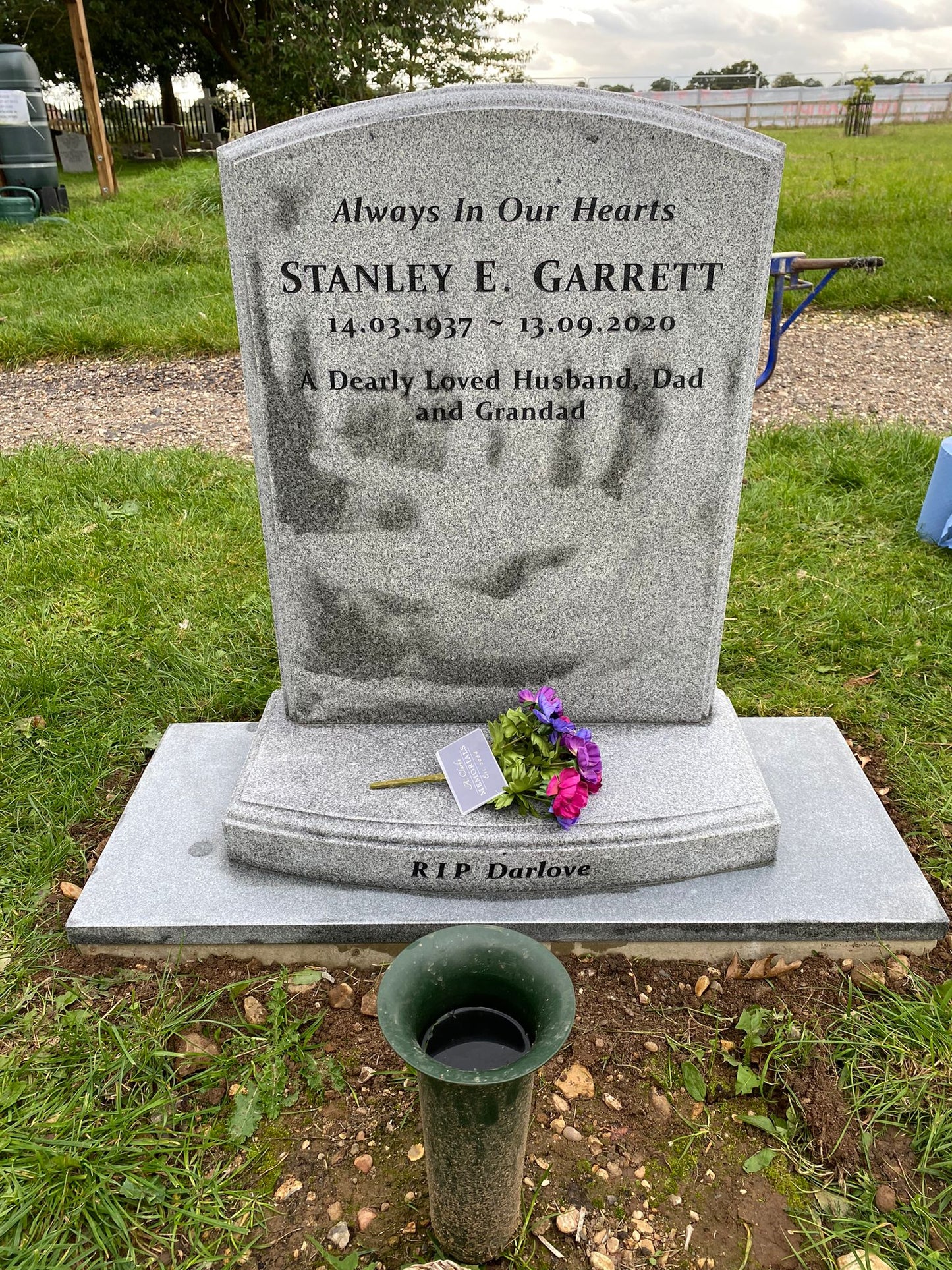 Oval Top Headstone With Or Without illustration