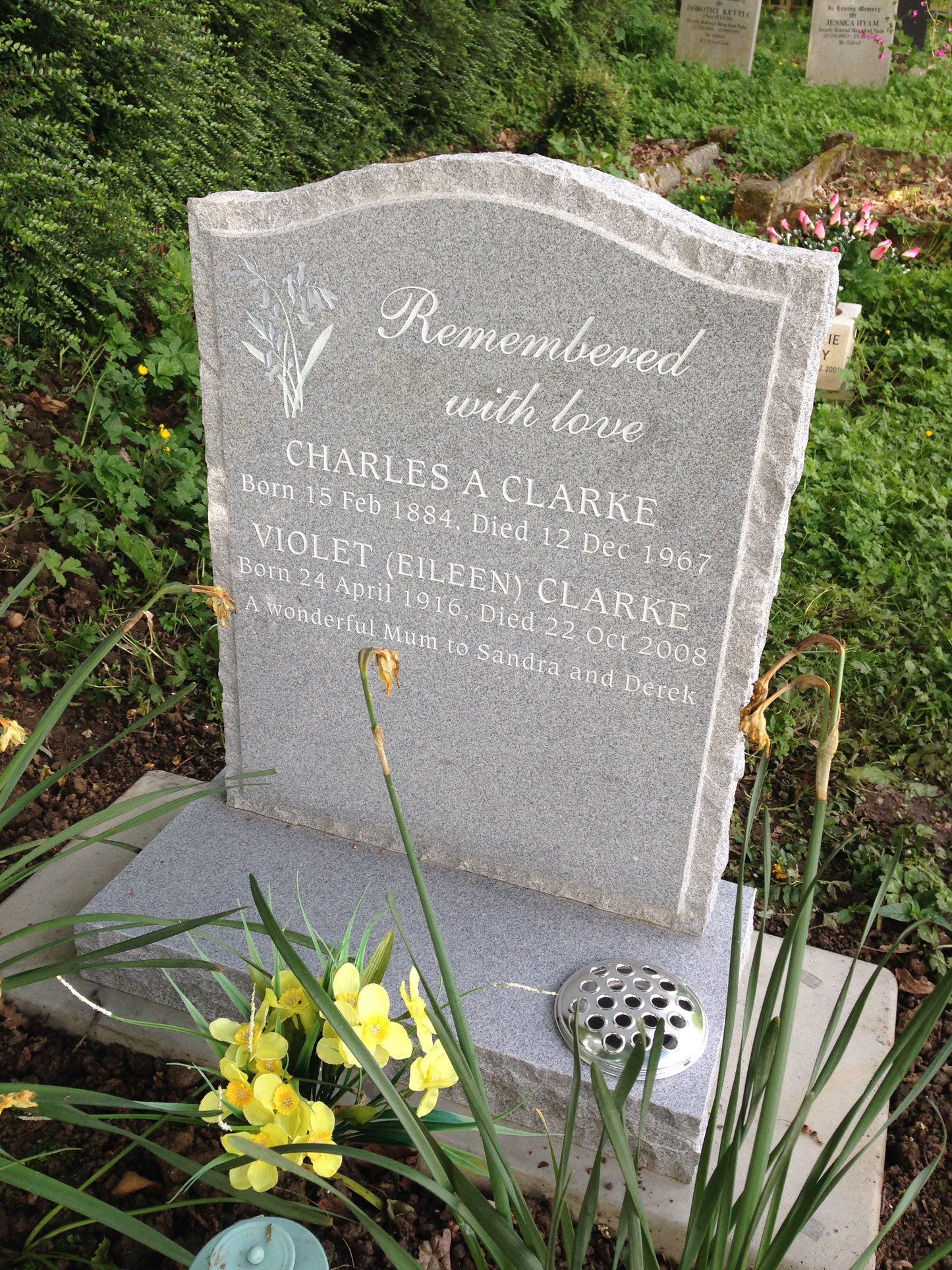 Rustic edge, pitched margin, round top memorial
