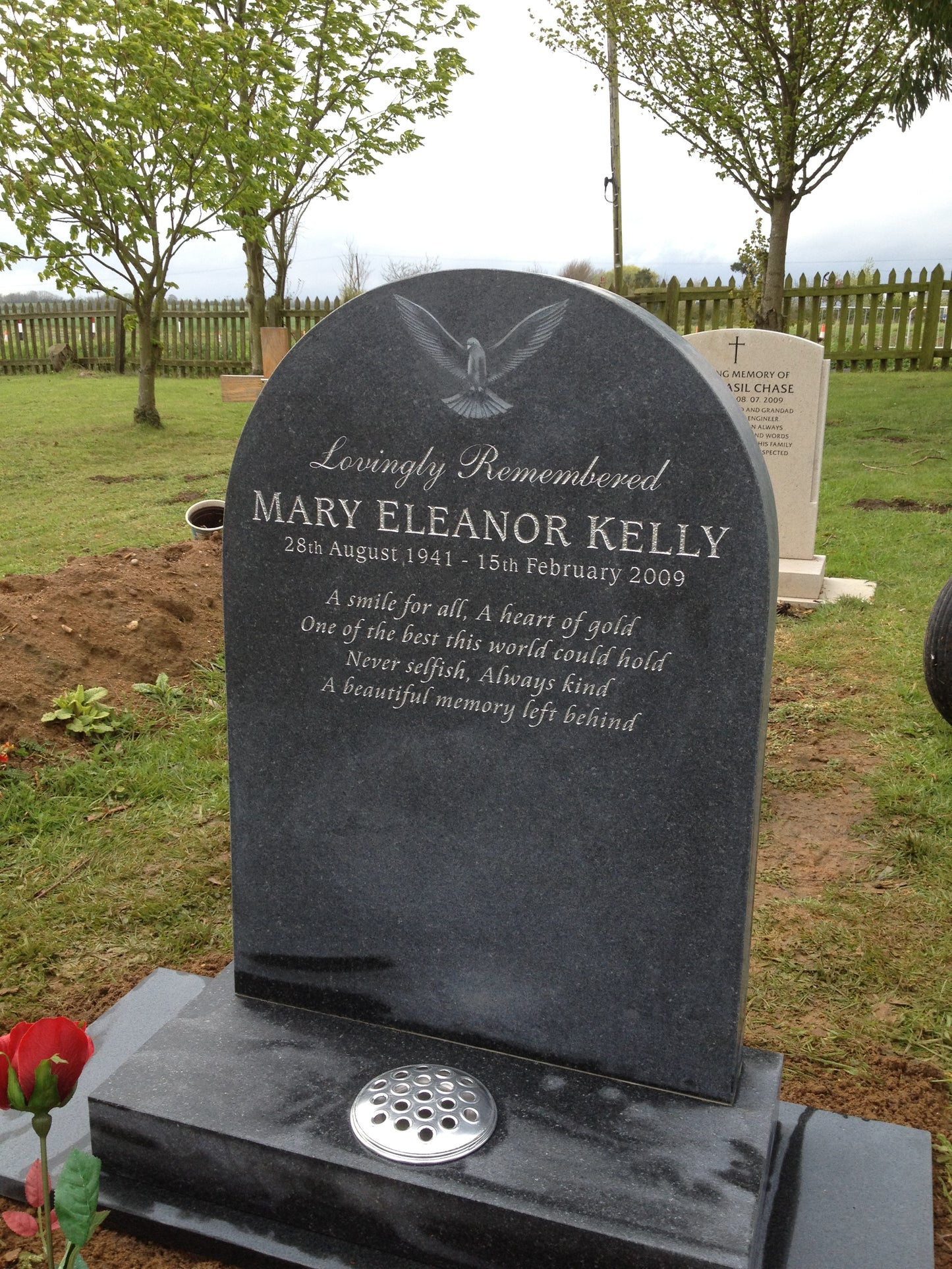 Round Top Headstone With Dove Design