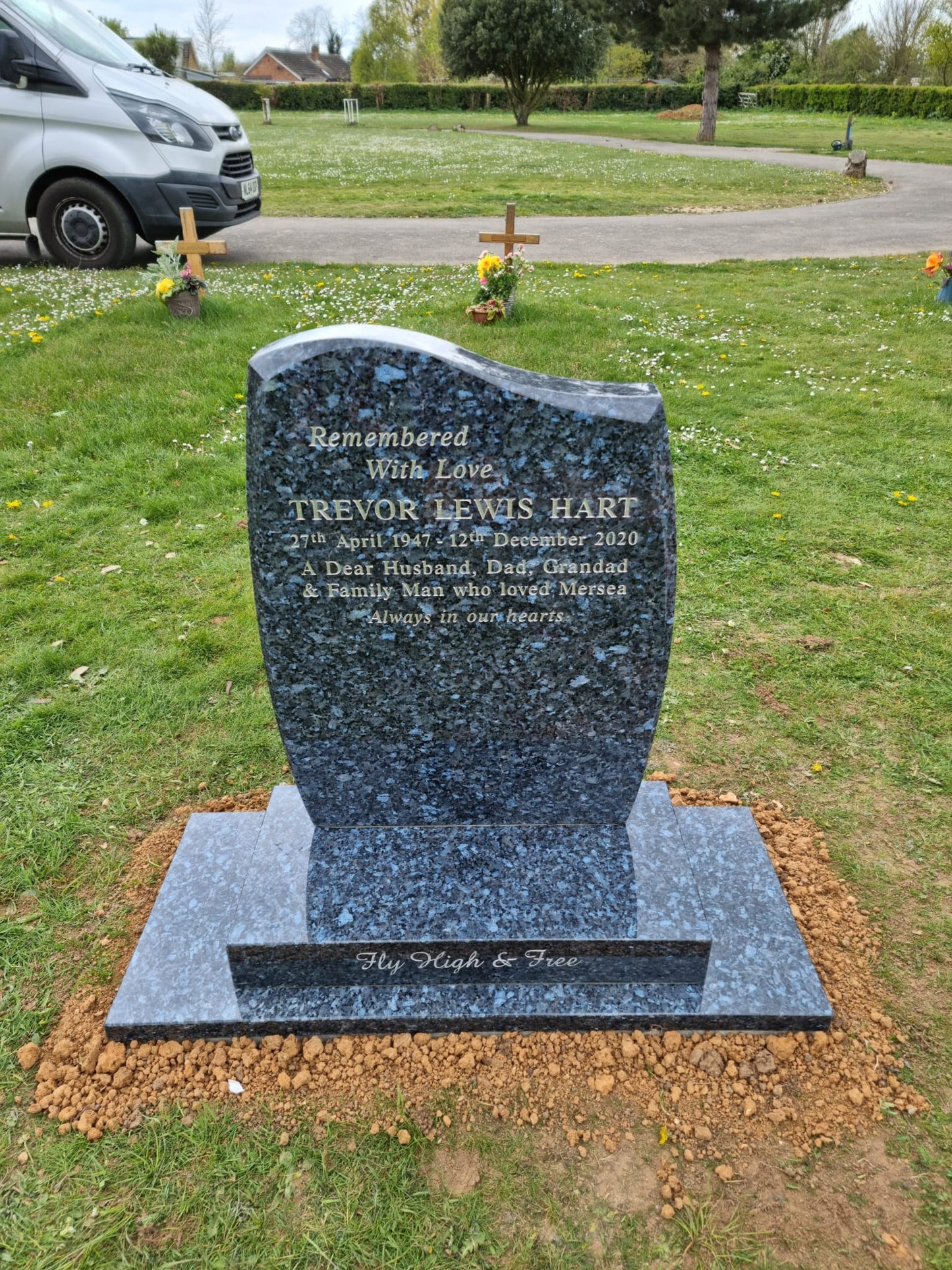 Half ogee with rounded edges memorial