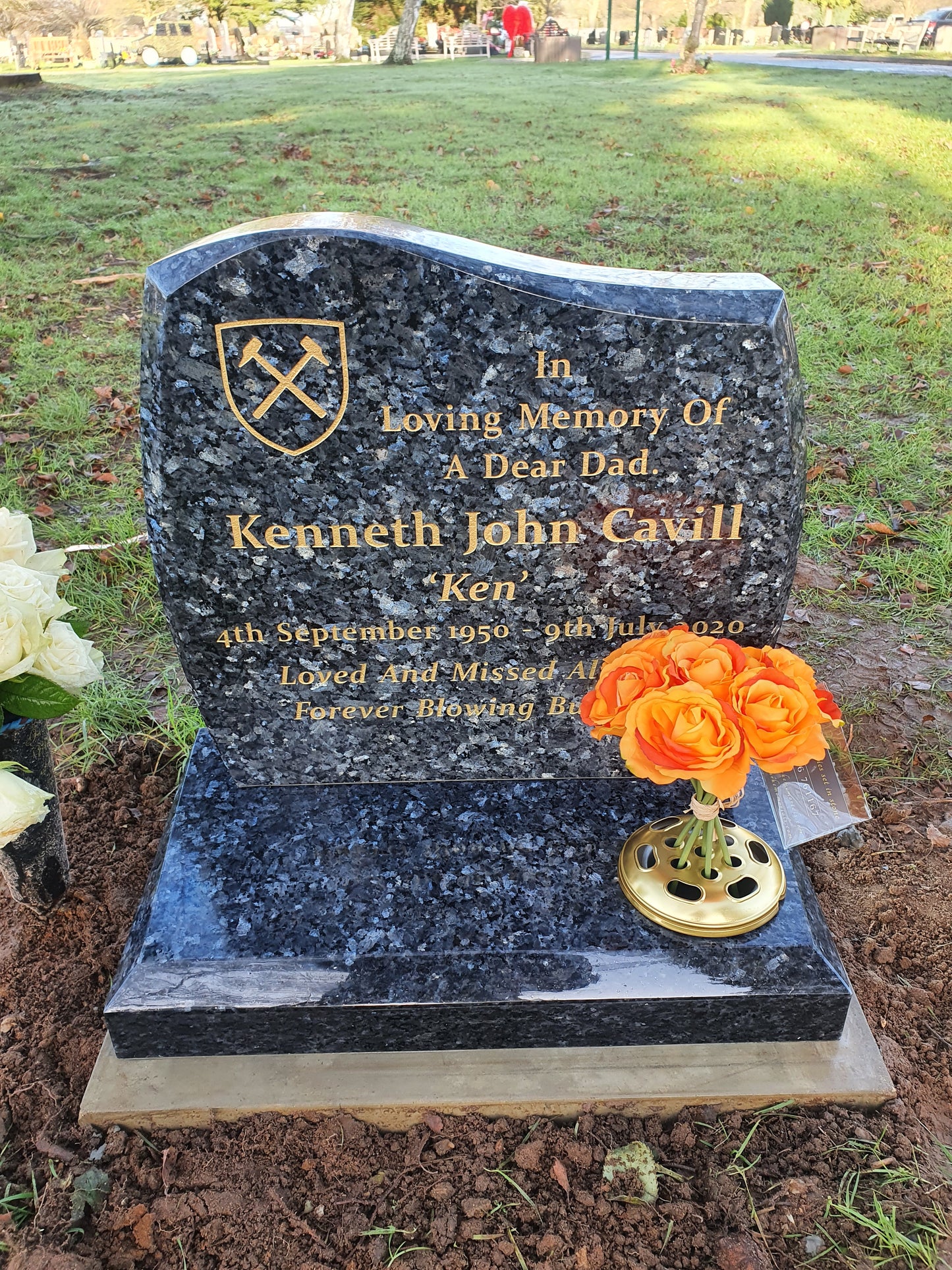 Half ogee with rounded edges memorial