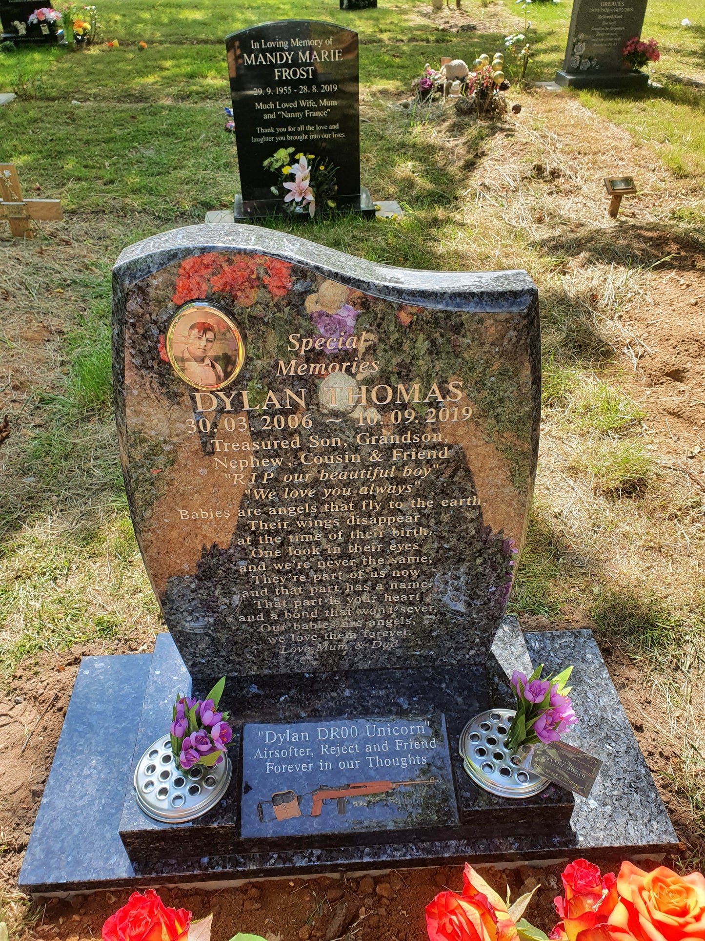 Half ogee with rounded edges memorial
