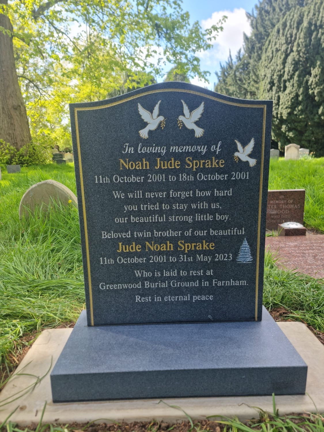 Ogee Top Headstone With Painted Lily