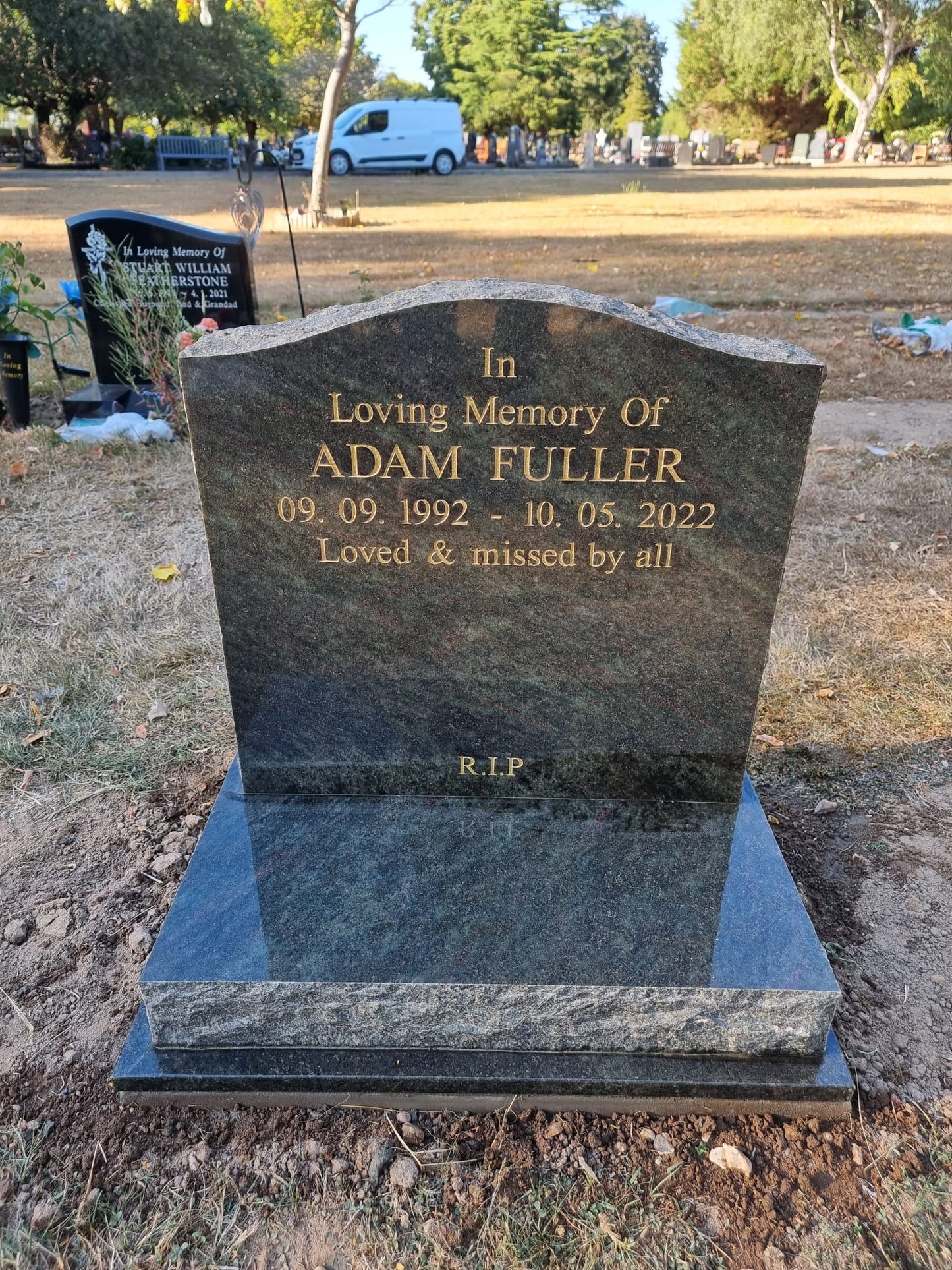 Headstone With Square Top & Splayed Corners With Daffodil Design