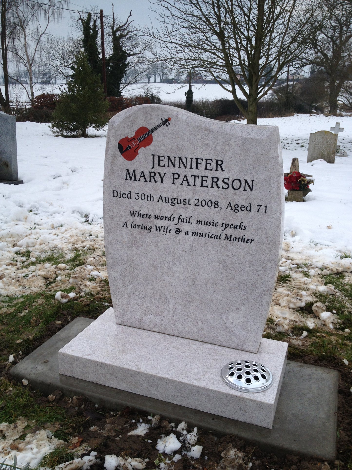 Half ogee with rounded edges memorial
