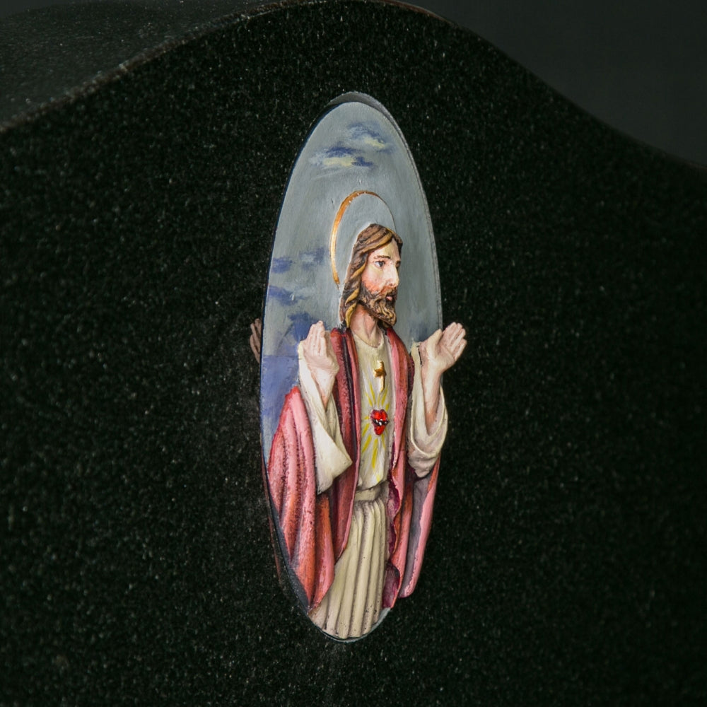 Ogee shaped memorial with optional Jesus design