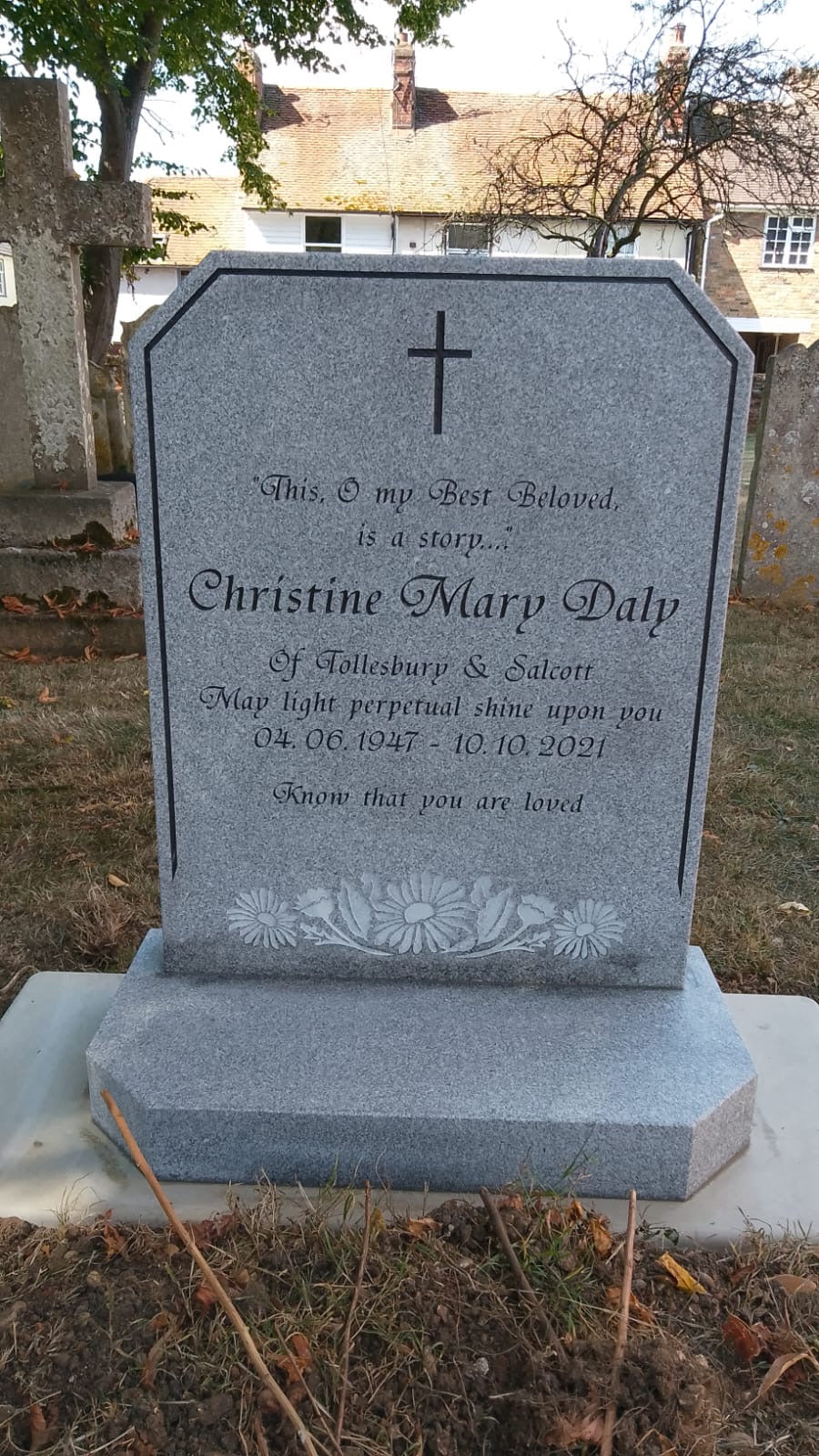 Square top memorial with optional pin line and cross