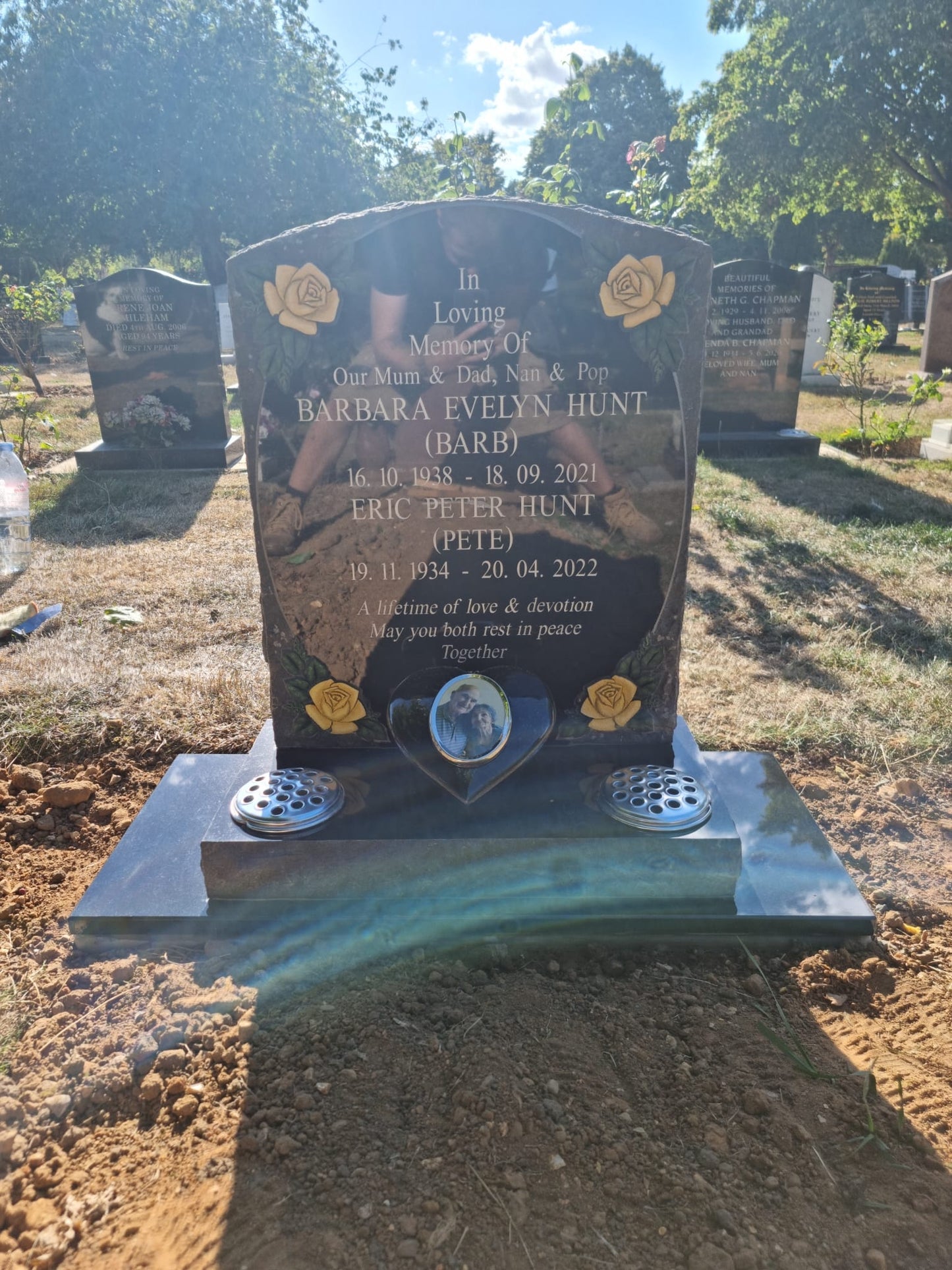 Ogee shaped memorial with optional star design