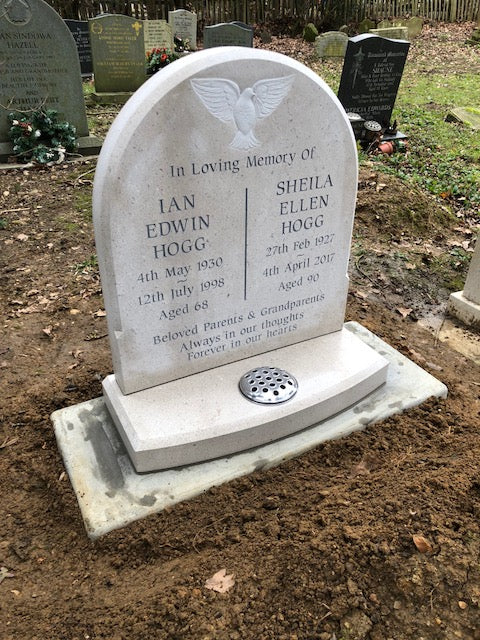 Round top memorial with optional cherub design