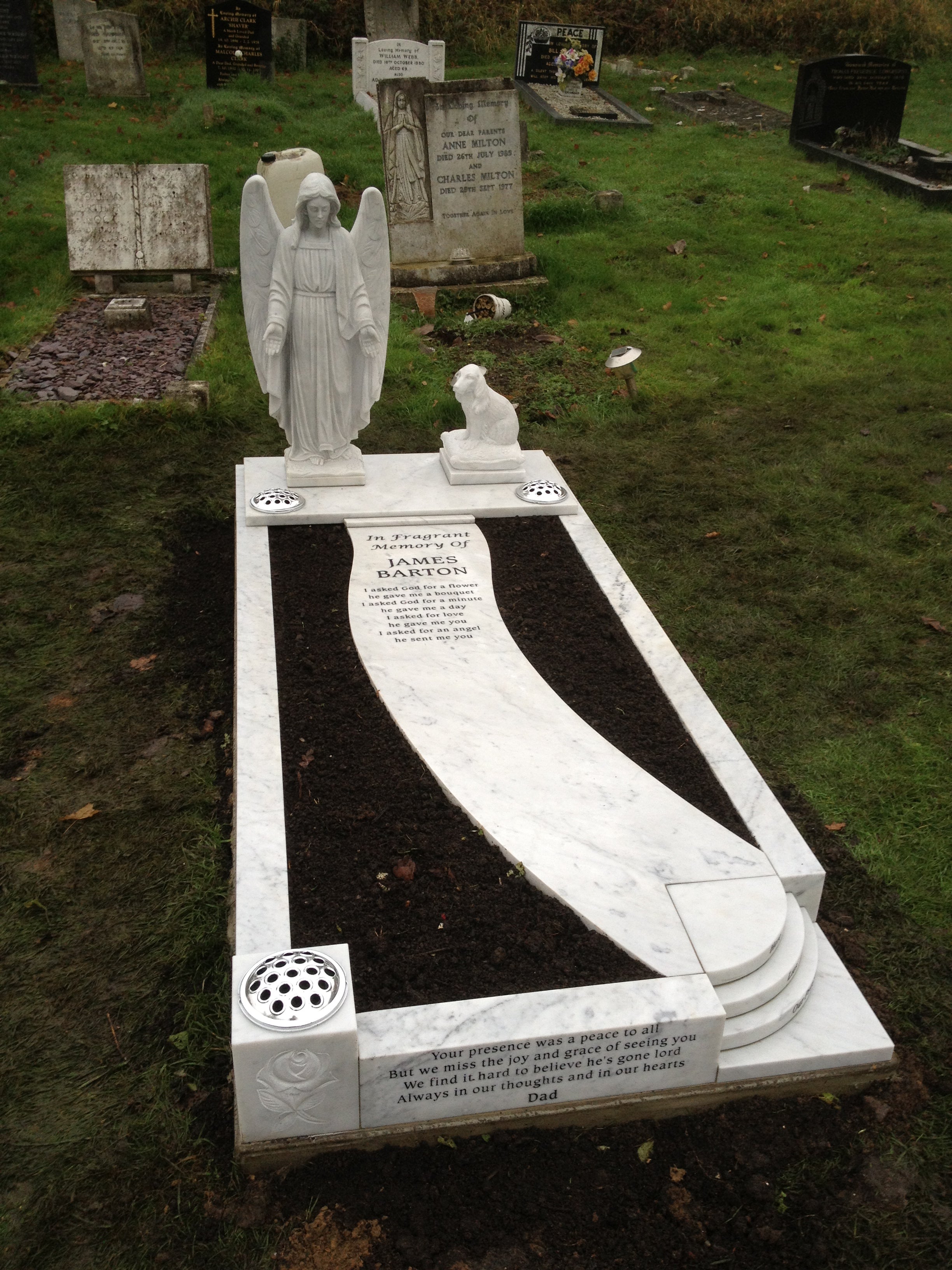 Rustic Limestone Headstone Rustic Headstone With Our Lady | WG82 – A. Clarke Memorials