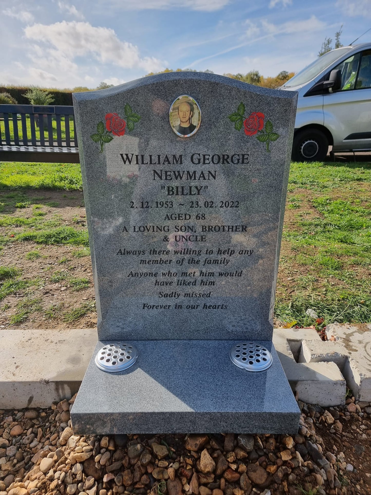 Ogee shaped memorial with optional pin line design